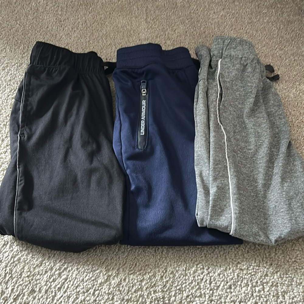 Lot of 3 joggers